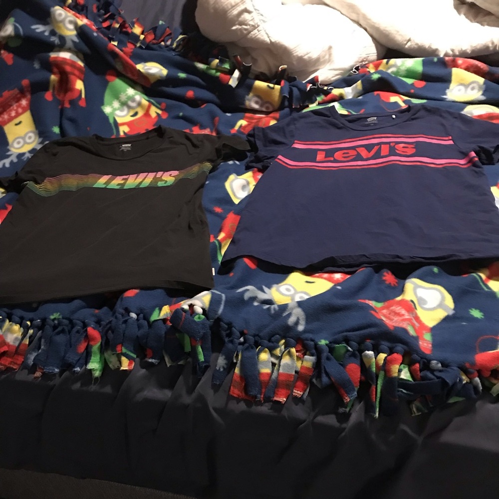 Levi’s tops short sleeve size Large